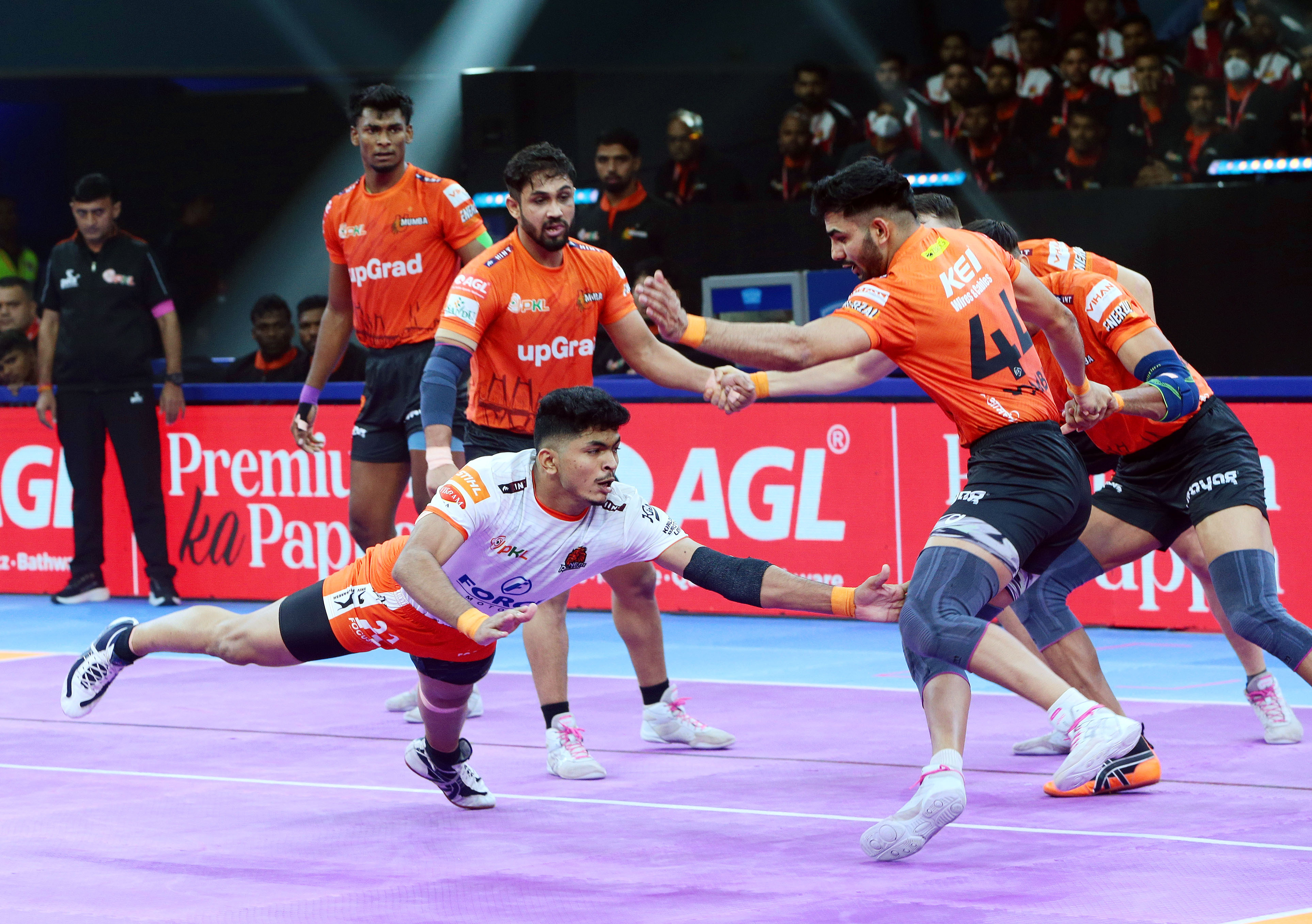 Ajit Chauhan’s Stellar Performance Leads U Mumba to Comprehensive Win Against Puneri Paltan in Maharashtra Derby