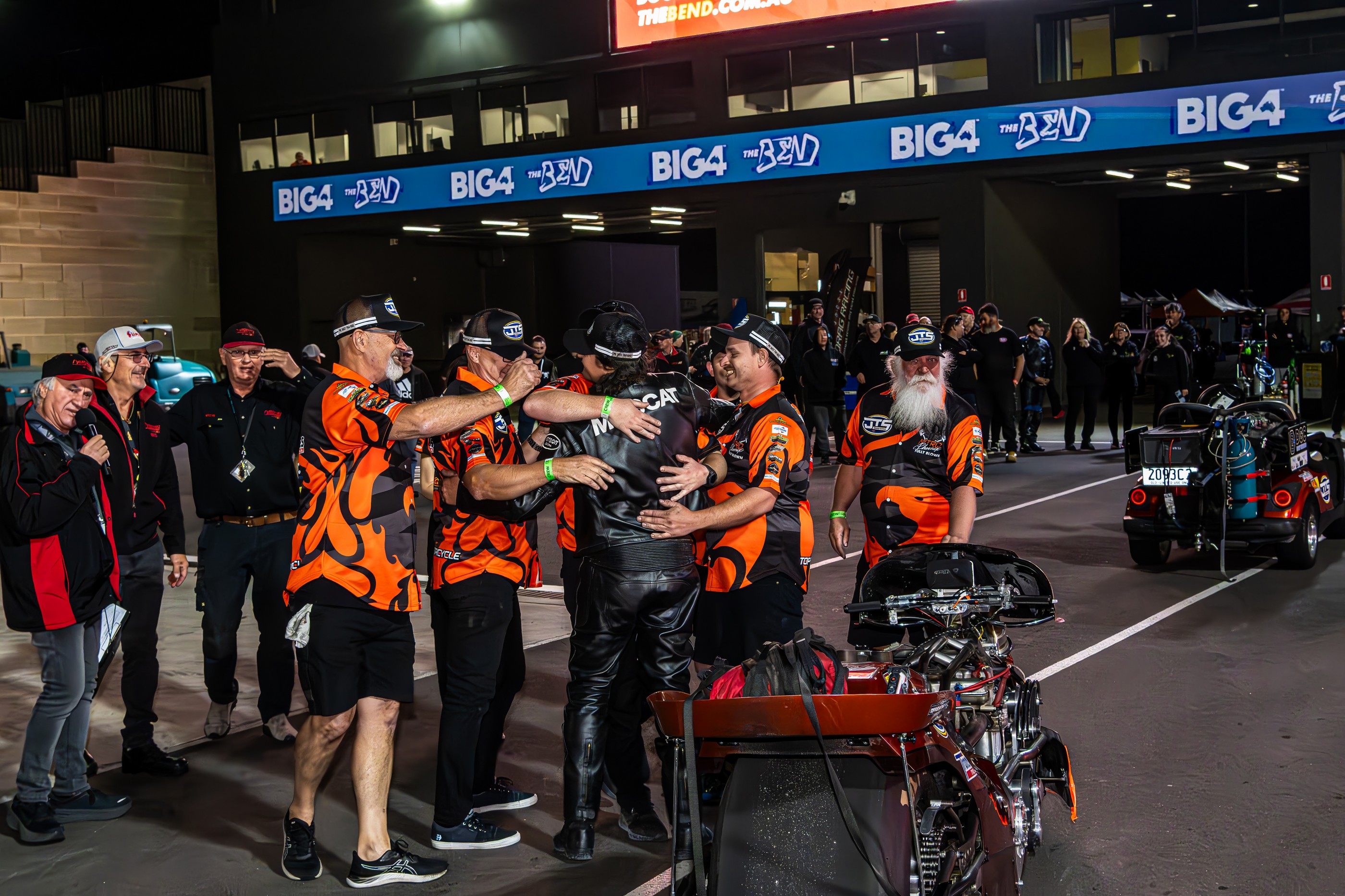 New Top fuel motercycle record as Muscat Blazes to victory at the bend