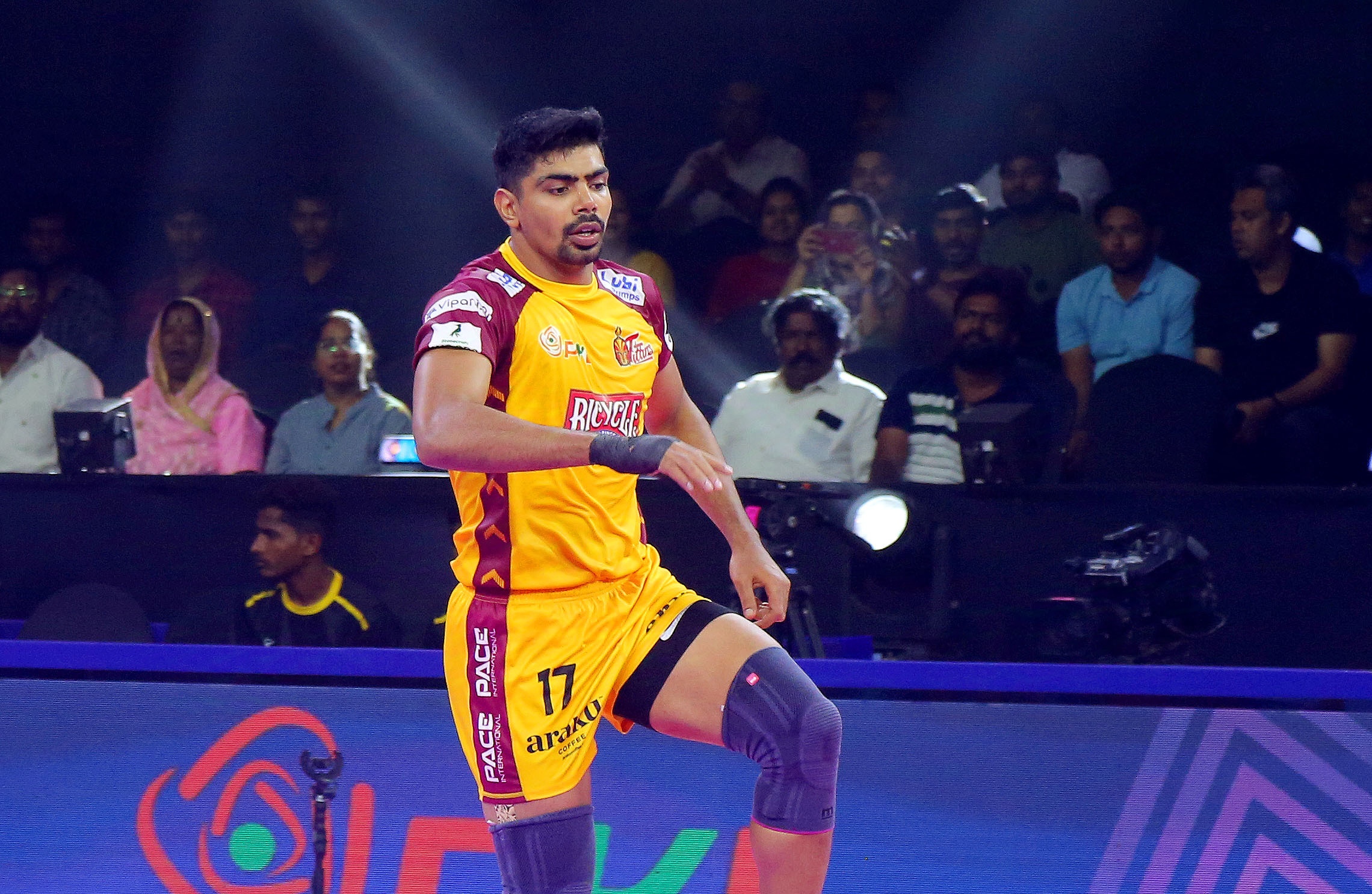 Outstanding Arjun Deshwal Leads Jaipur Pink Panthers to Huge Win Against Telugu Titans