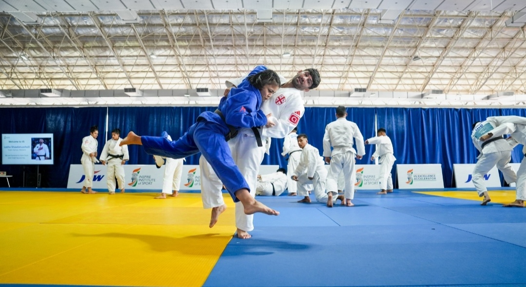 IIS brings down Georgian judo legend Lasha Shavdatuashvili to conduct masterclass