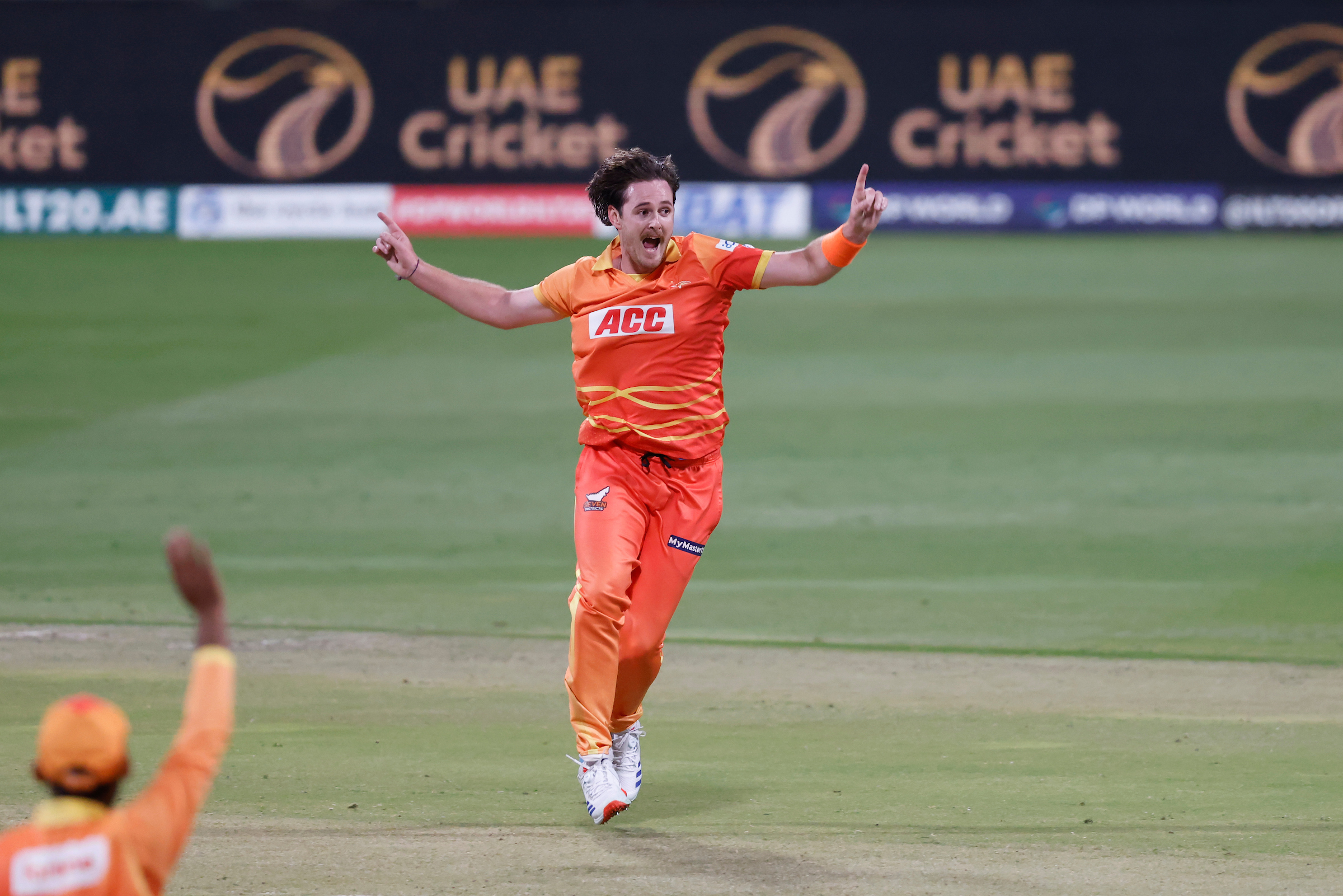 Gritty Gulf Giants get the better of MI Emirates in thrilling contest