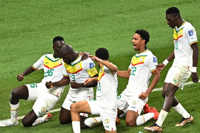 Senegal won the tough battle in 2nd half against Ecuador and enters in the next round of the tournament