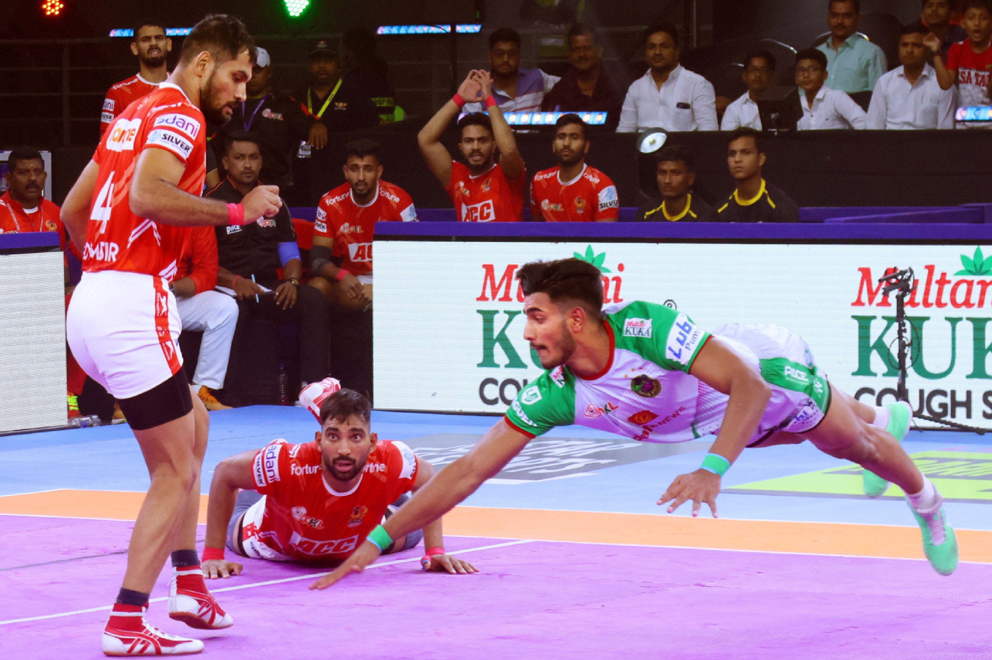 Patna Pirates produce all-round performance to down Gujarat Giants in one-sided affair