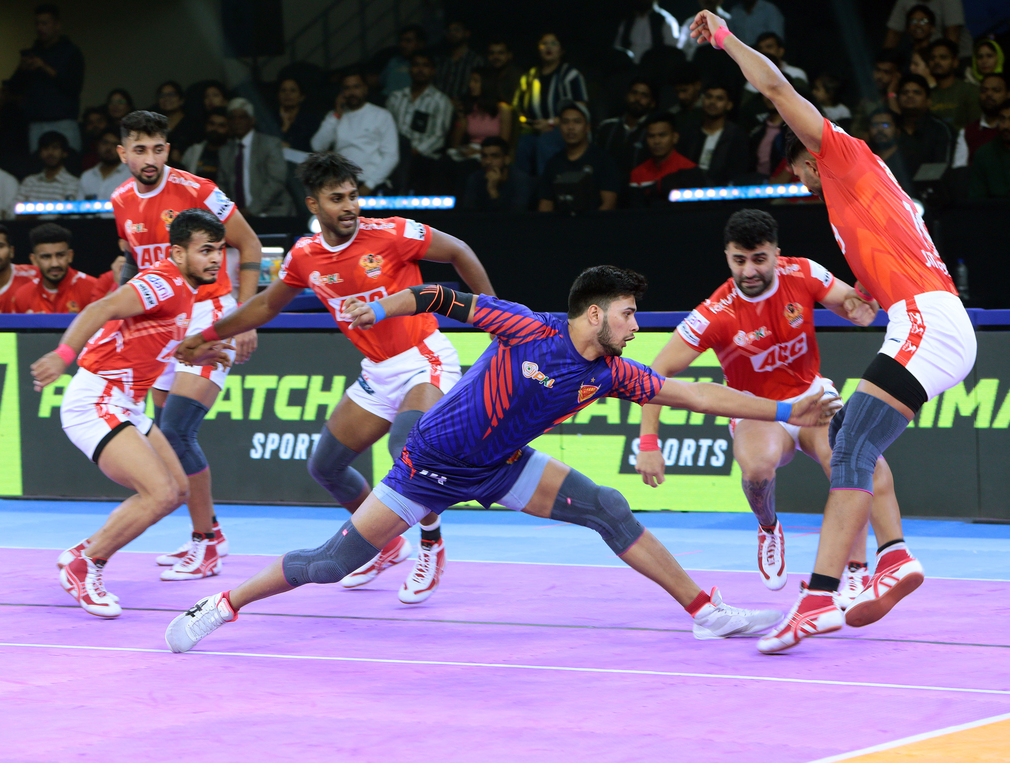 Exciting match between Dabang Delhi K.C. and Gujarat Giants ends in well-earned tie