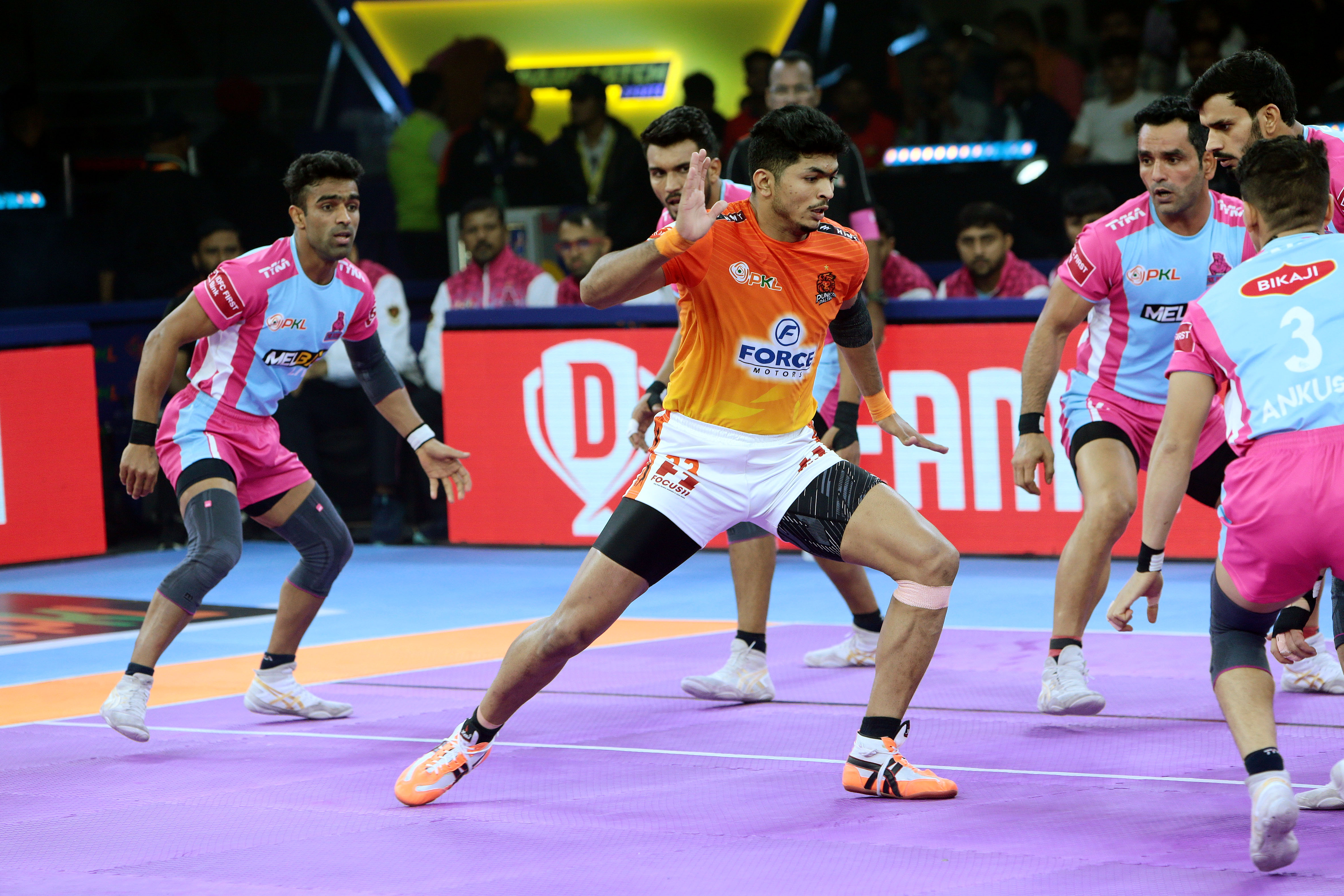 Raid Machine Arjun Deshwal gets Jaipur Pink Panthers back to winning ways as they rout Puneri Paltan