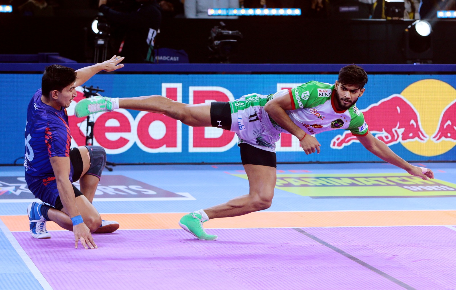 Raiders Devank and Ashu Malik Steal the Show as Patna Pirates and Dabang Delhi K.C. Play Out Thrilling Tie