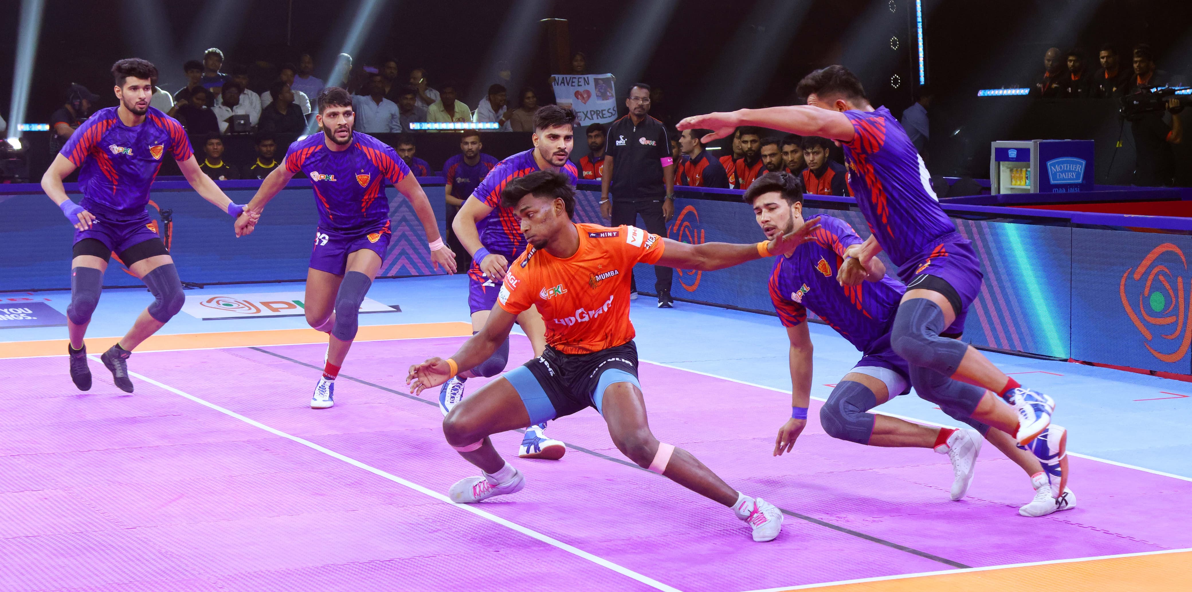 All-round team effort helps U Mumba seal win over Dabang Delhi K.C.