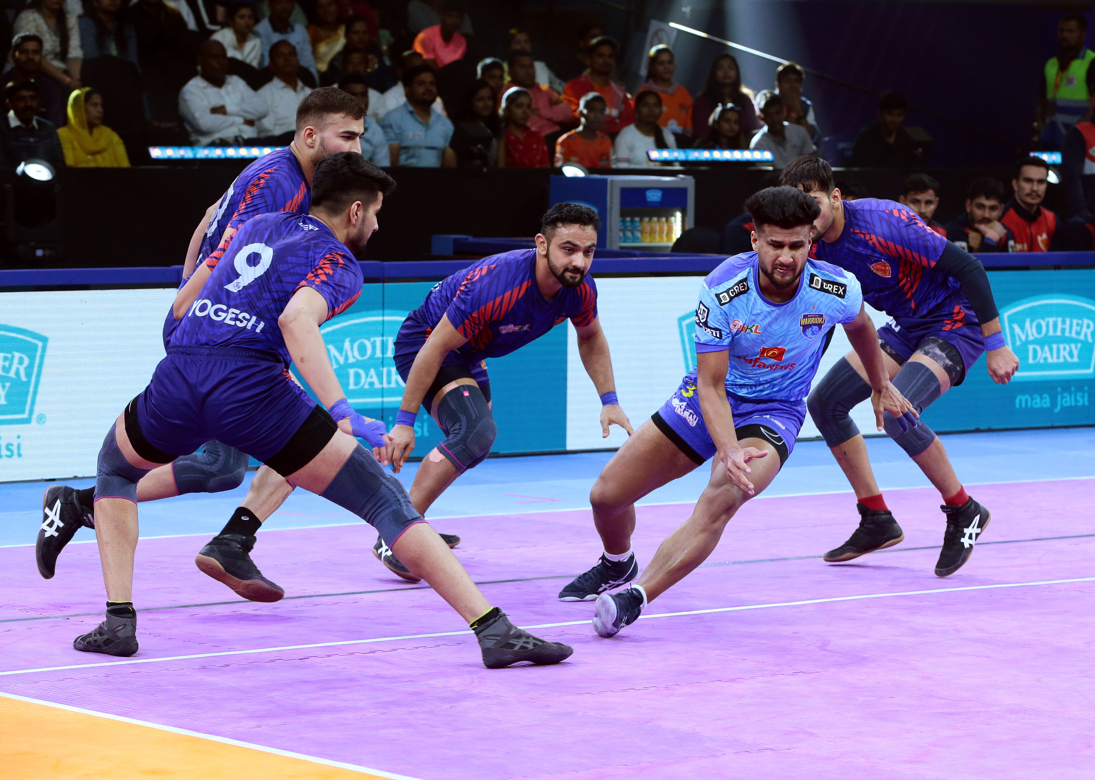 Dabang Delhi K.C. reach playoffs in assertive fashion with massive 22-point win over Bengal Warriorz