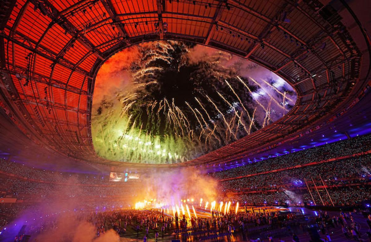 Paris celebrates an unforgettable 10 days of competition with stunning Closing Ceremony at Stade de France