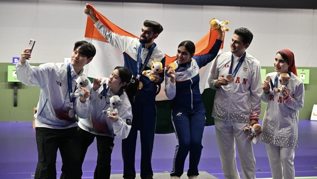 Kamaljeet and Suruchi shooted Gold for India with Asian Games Record