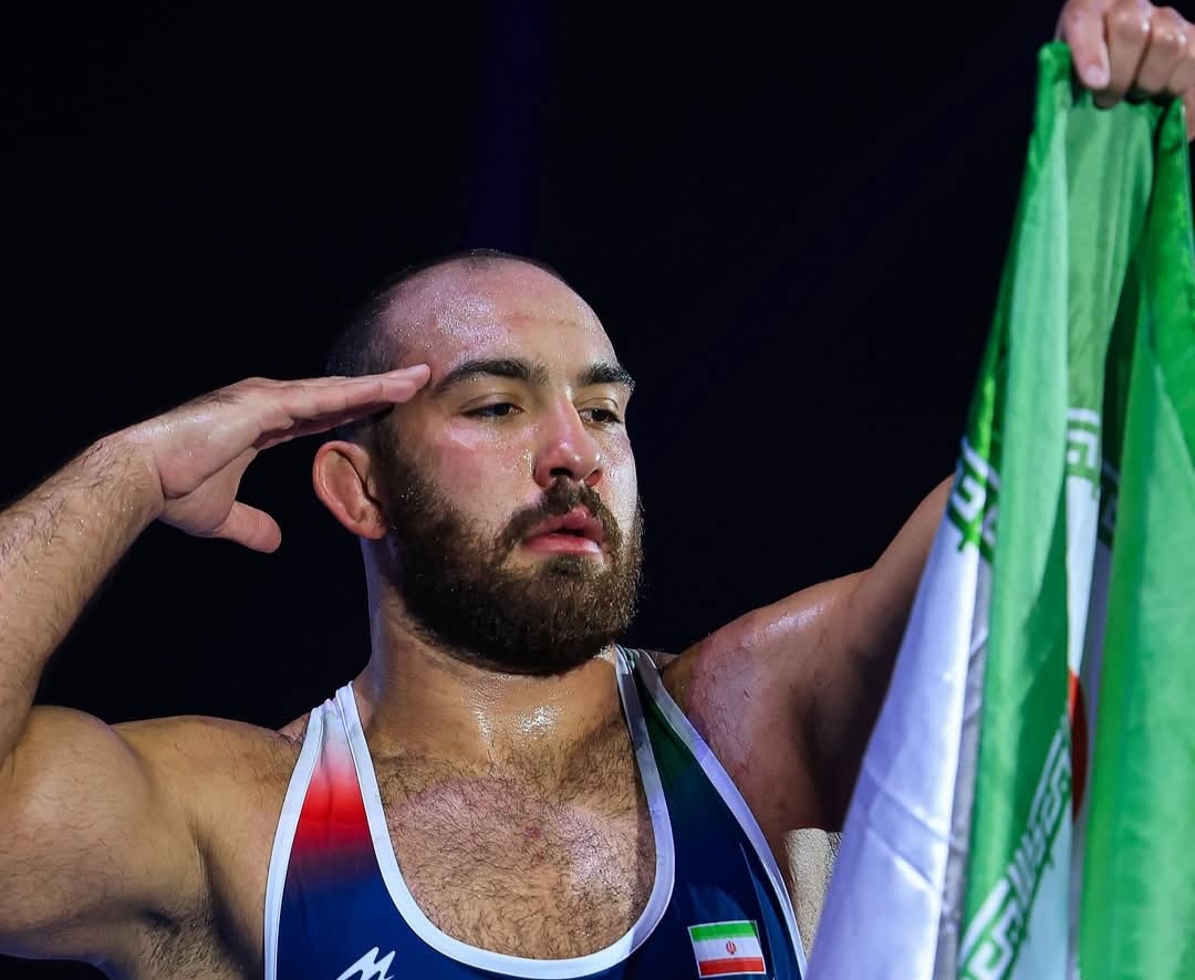 Zare reconfirmed himself as the preeminent heavyweight with a victory over European champion and Olympic medalist