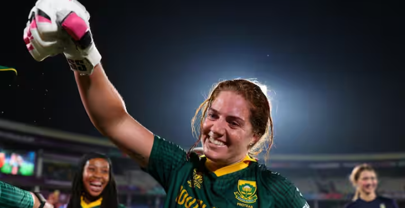 De Klerk heroics keep South Africa hopes alive at ICC Women’s Cricket World Cup 2025