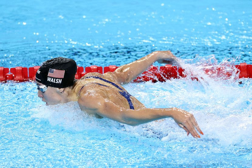 Walsh rewrites the World Record Books in the 50m butterfly on Day 2 of the 2025 World Aquatics Swimming World Cup