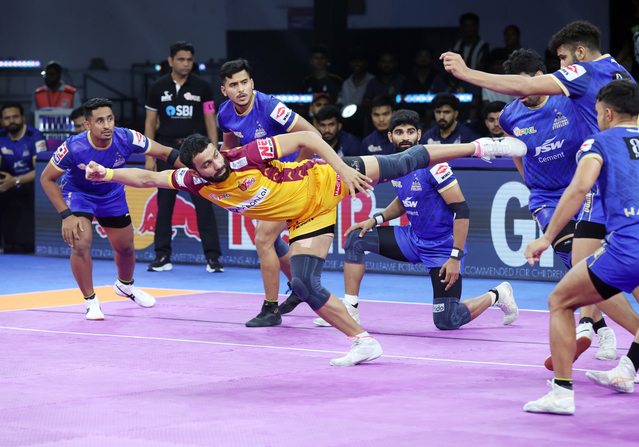 Bharat roars in 100th PKL game with 20-point performance as Telugu Titans dismantle Haryana Steelers
