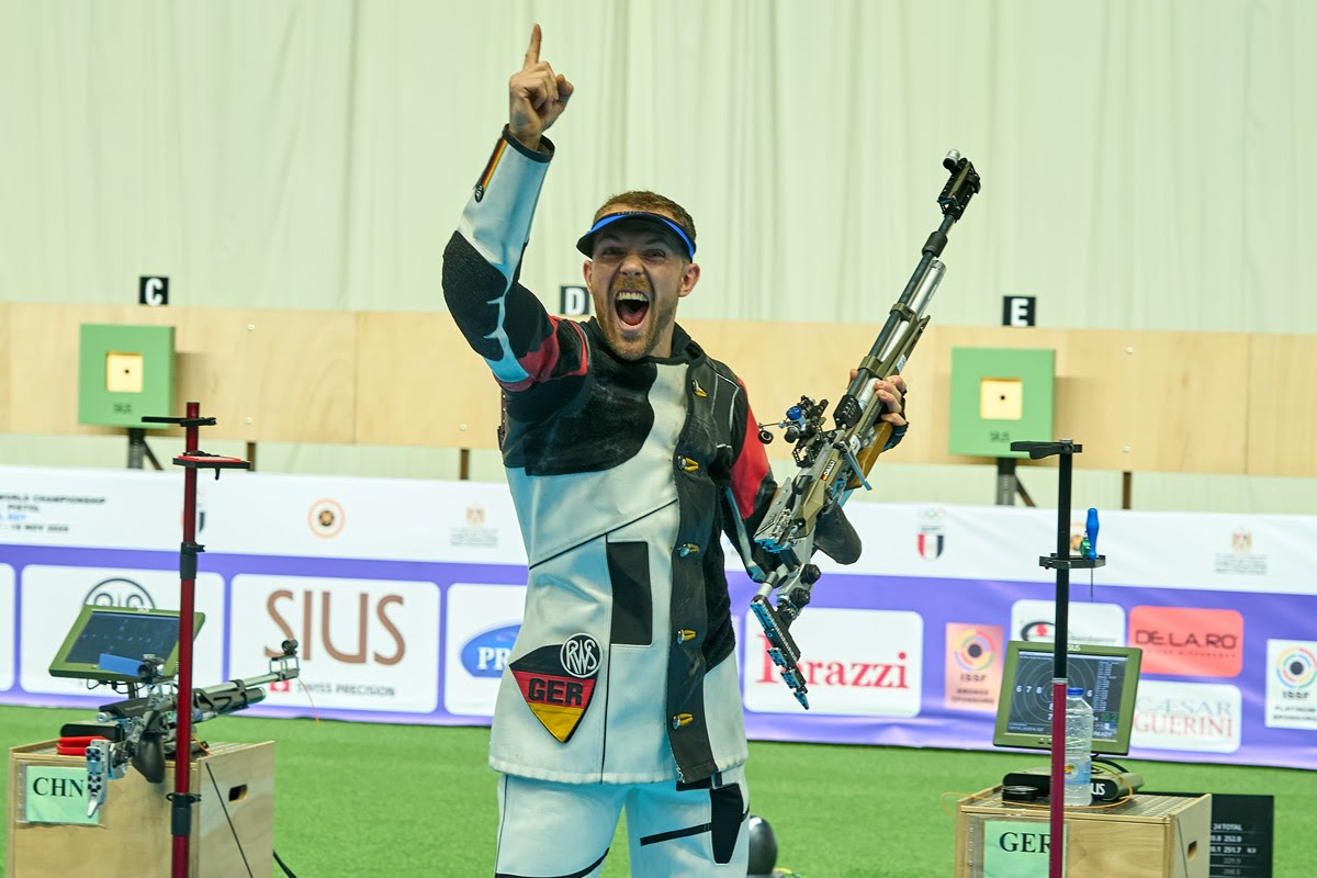 Surprise package Dallinger wins men's 10m air rifle on final shot at 2025 ISSF World Championship Rifle/Pistol