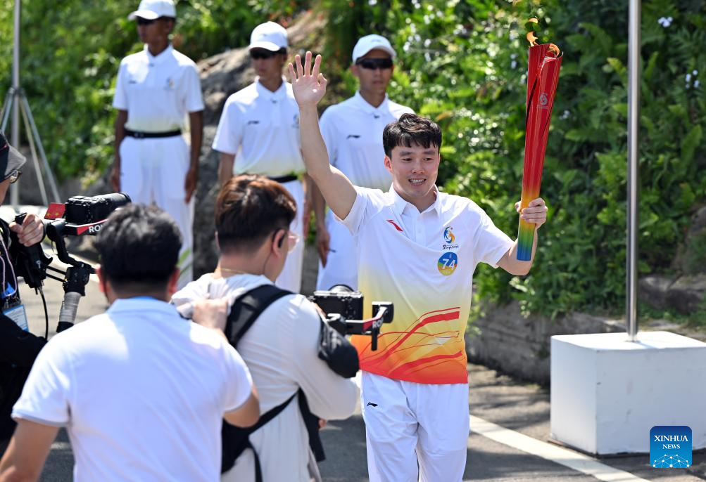 Flame return ceremony of torch relay for 6th Asian Beach Games held in Sanya