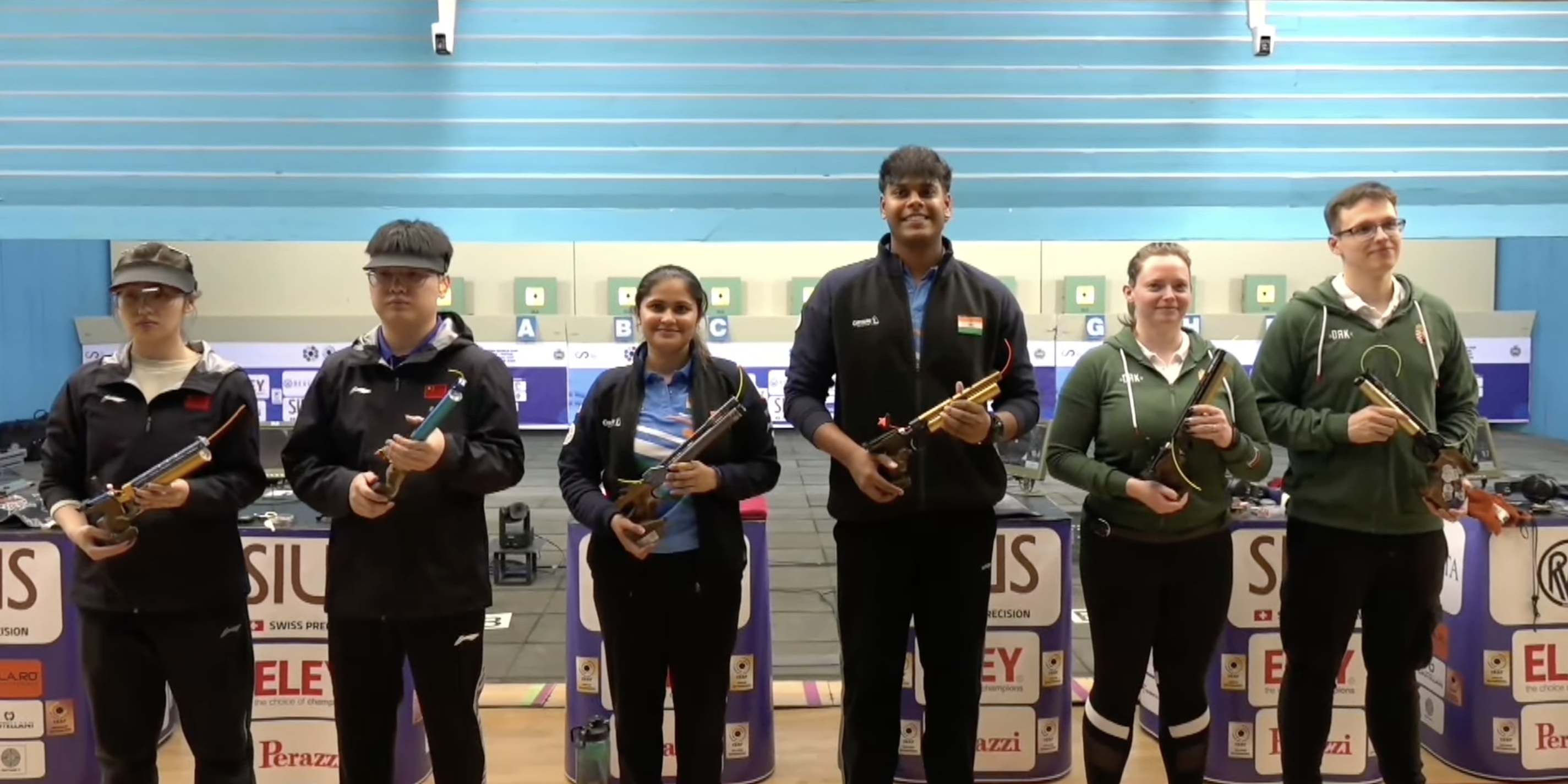 Palak and Mukesh stun world champions to give India first gold