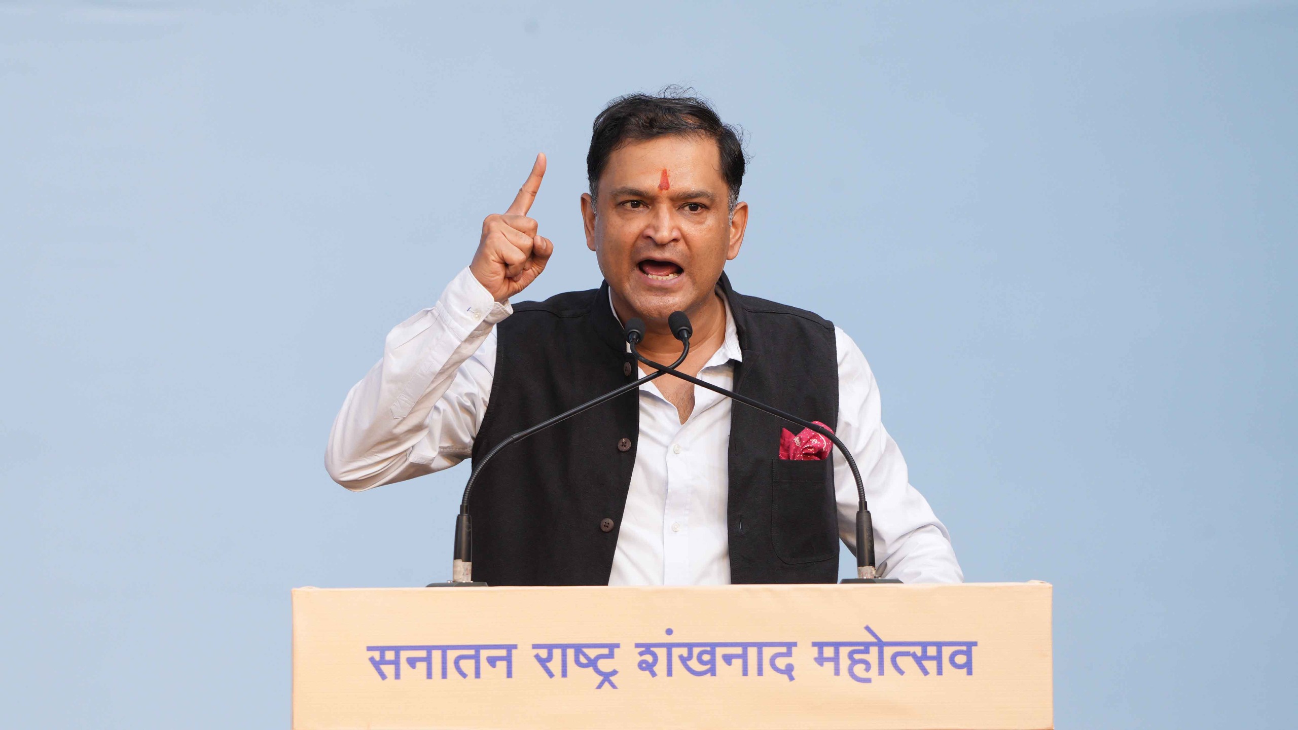 “राष्ट्र की रक्षा शस्त्र से ही करनी पड़ती है!” – मेजर गौरव आर्य