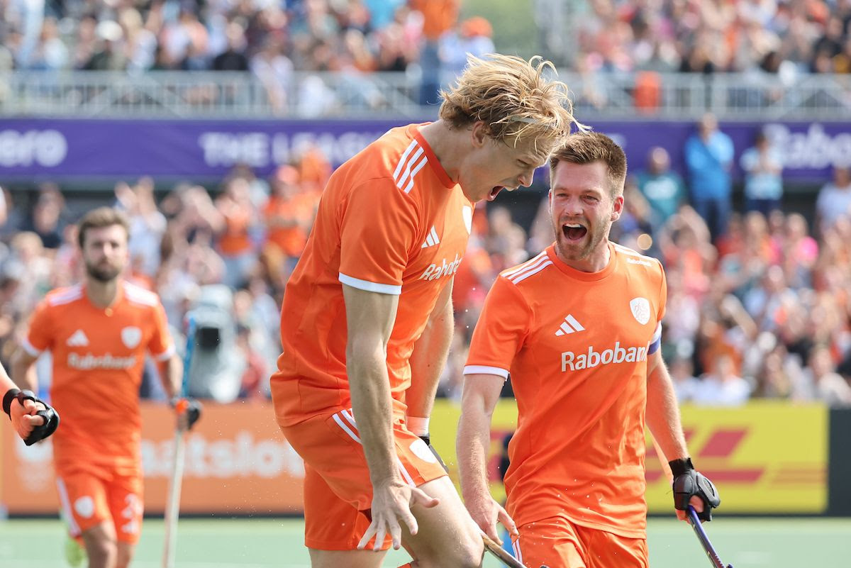 Dutch men leave it late in Amsterdam thriller v India
