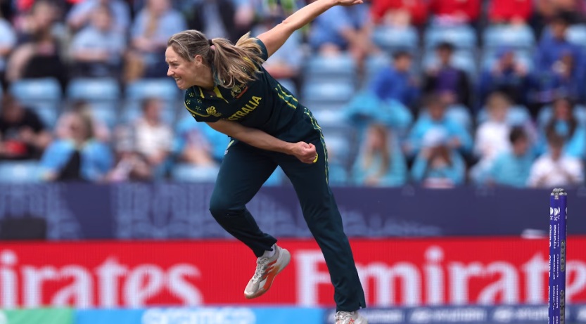 Perry stars with bat and ball as Australia see off Pakistan in Leeds