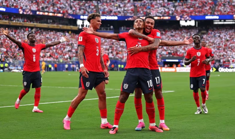 England ensured first place in Group as second-half goals by Jude and Kane undid the resistance of Panama in rainy New York New Jersey