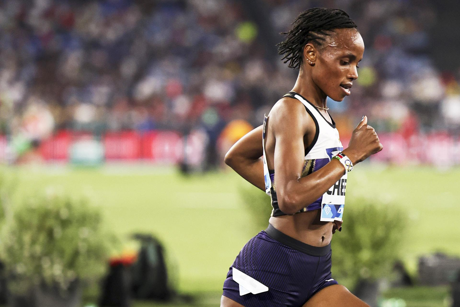 Chebet breaks world 5000m record in Eugene with history’s first sub-14-minute run