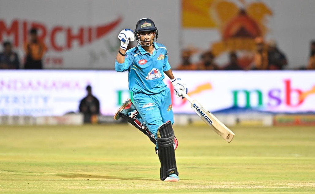Fireworks from Pravin Dubey seal last-ball win for Gulbarga Mystics over Mysore Warriors